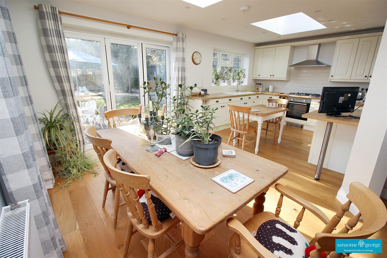 Weald Rise, Tilehurst, Reading